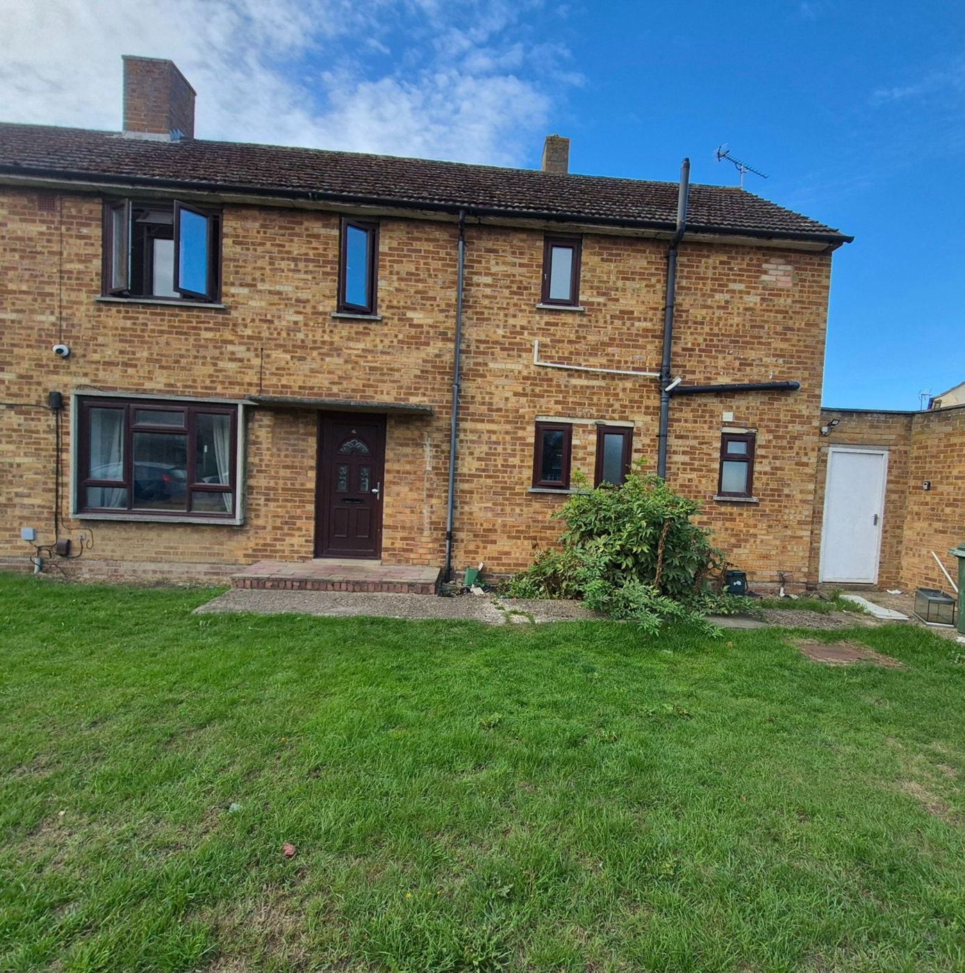Cornerstone House, front of the house and lawn